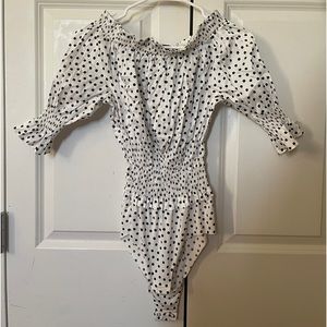 POLKADOT OFF SHOULDER BODYSUIT